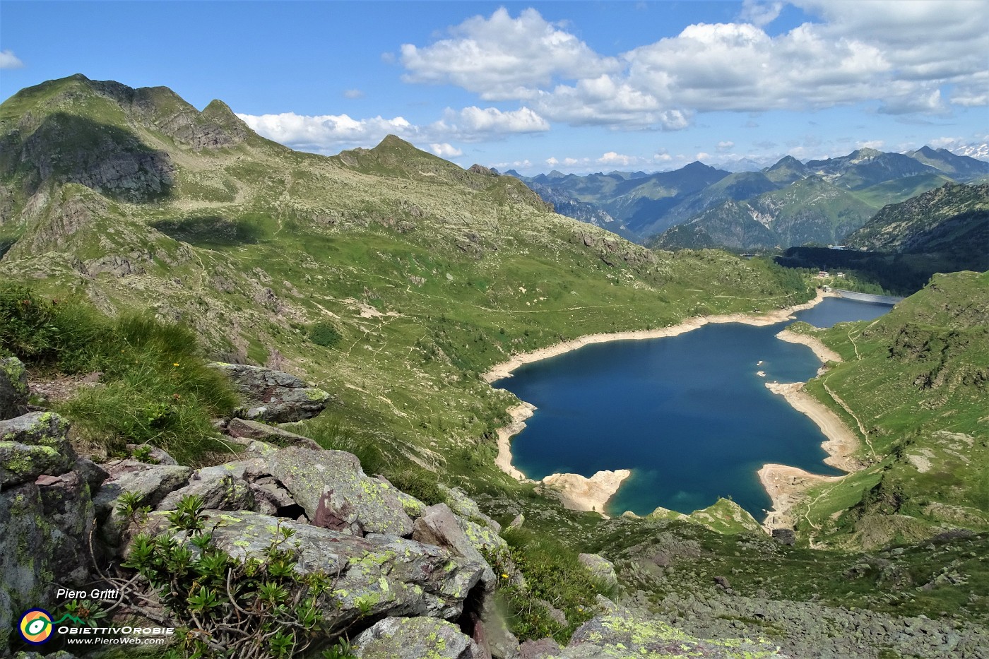 37 I Laghi Gemelli visti salendo sul Pizzo Camilla.JPG